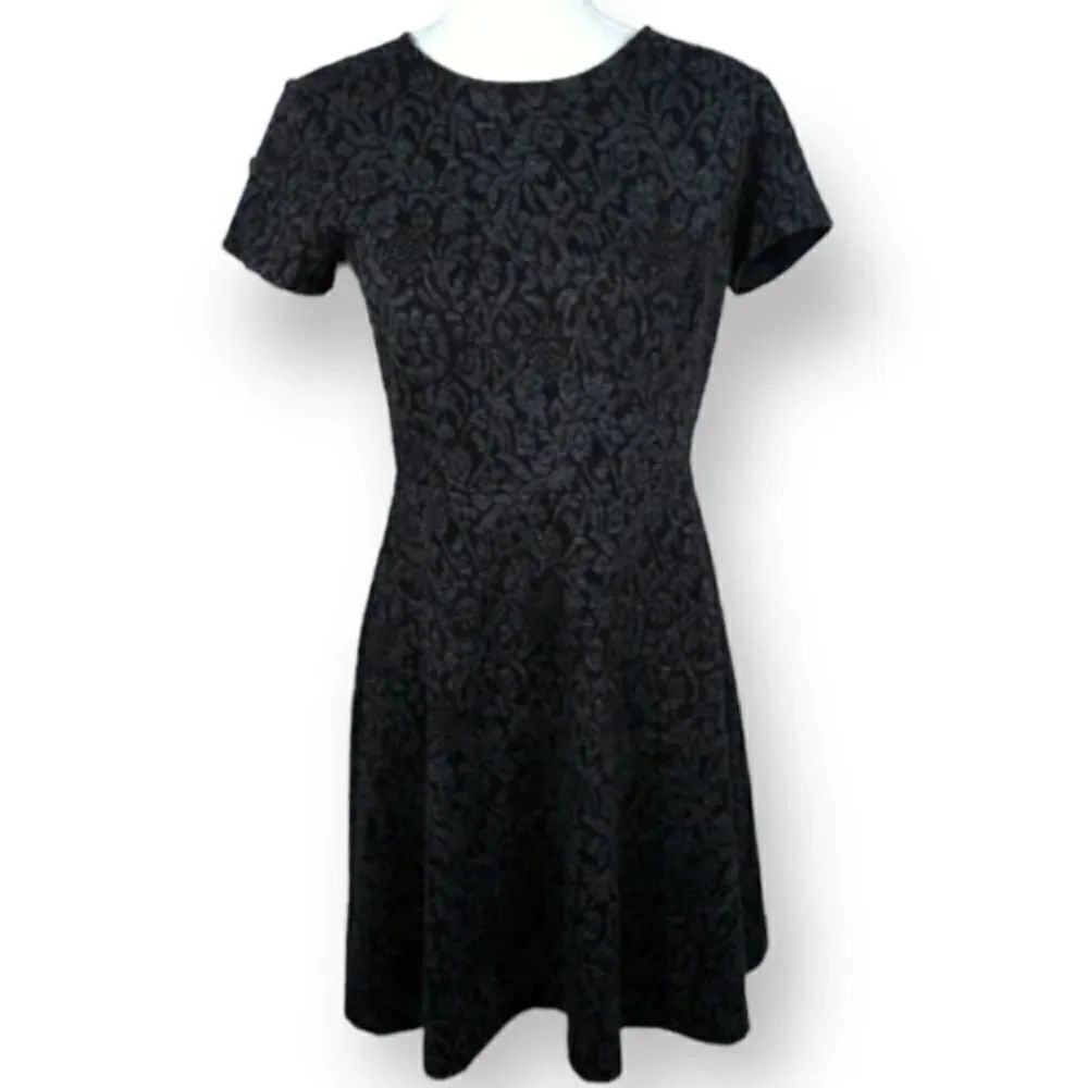 ANN TAYLOR LOFT EMBOSSED FLORAL FIT & FLAIR DRESS SZ.4 EUC